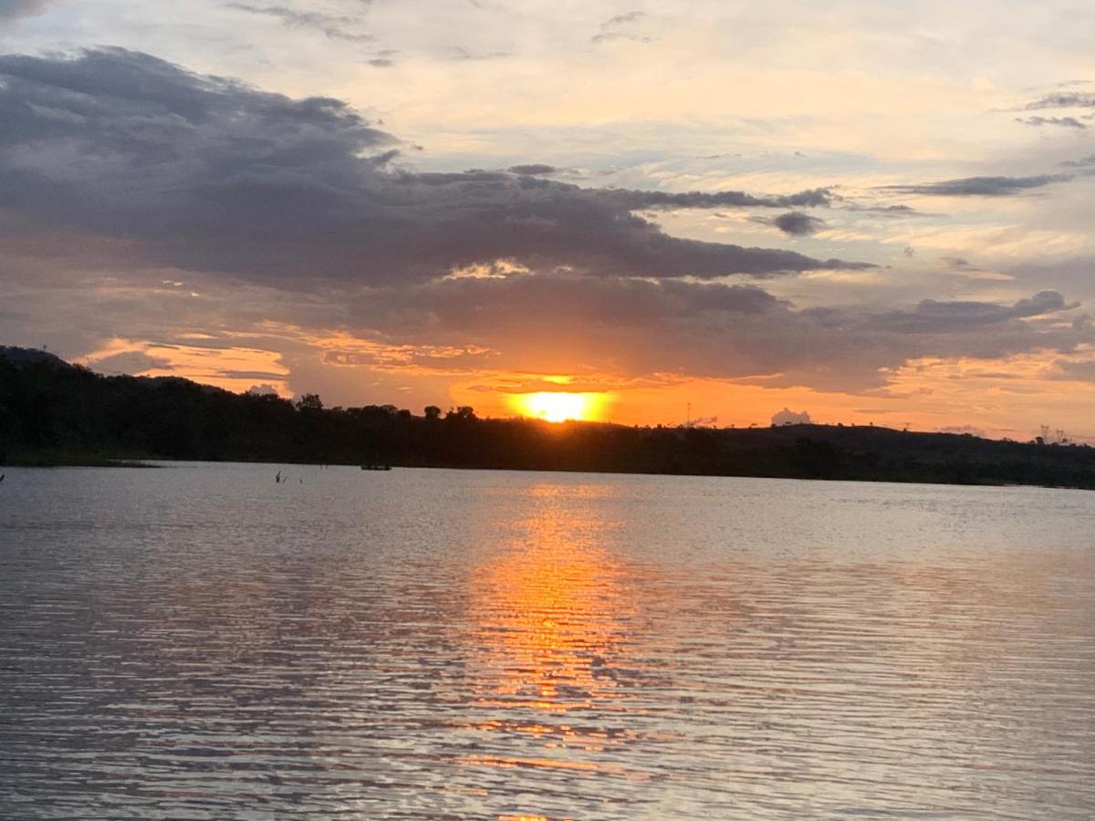 Suíte Vista do Lago - Casa de Temporada em Corumbá Alexania Exterior foto